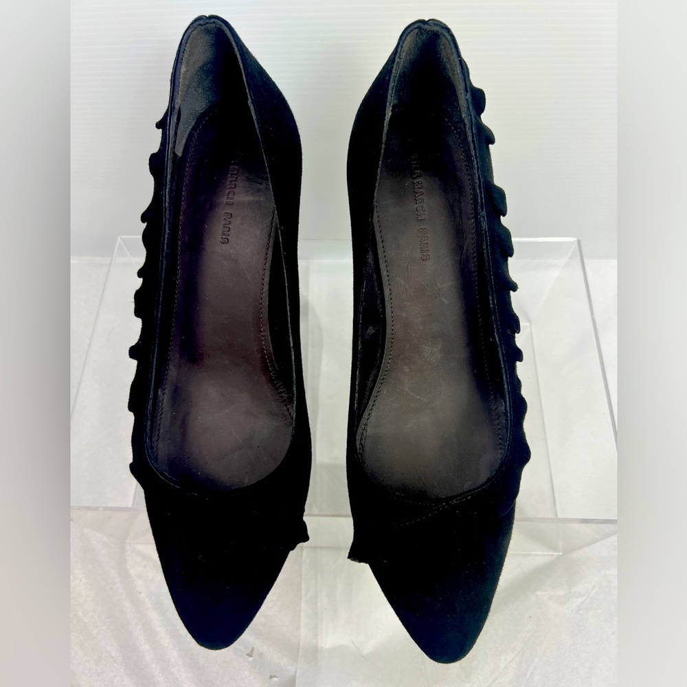 Tila March. Black suede, size 39 pump
